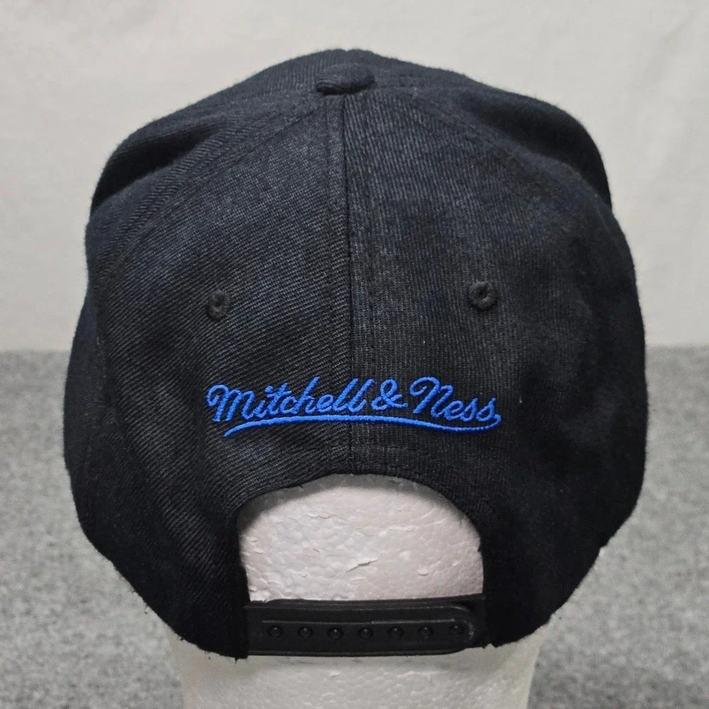 Golden State Warriors Hat Mitchell Ness Snapback Black Rubber Logo Cap NBA Style